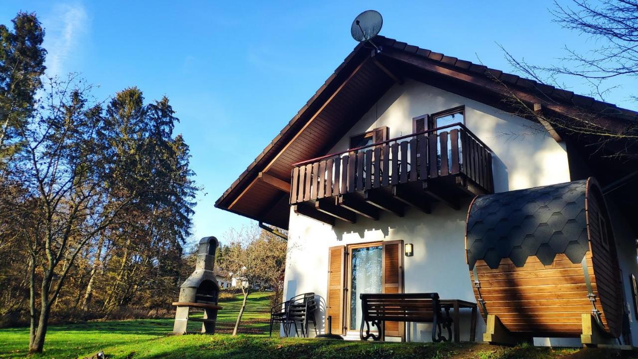 Seepark Kirchheim Ferienhaus Bei Zeta Mit Sauna Exterior photo